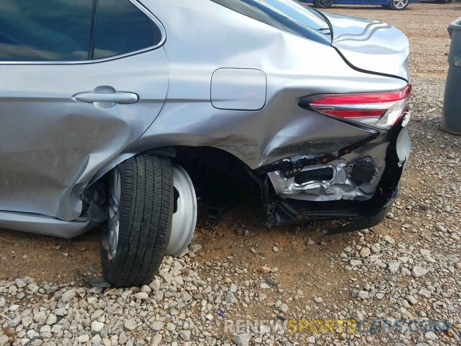 9 Фотография поврежденного автомобиля 4T1L11AK6LU963641 TOYOTA CAMRY 2020