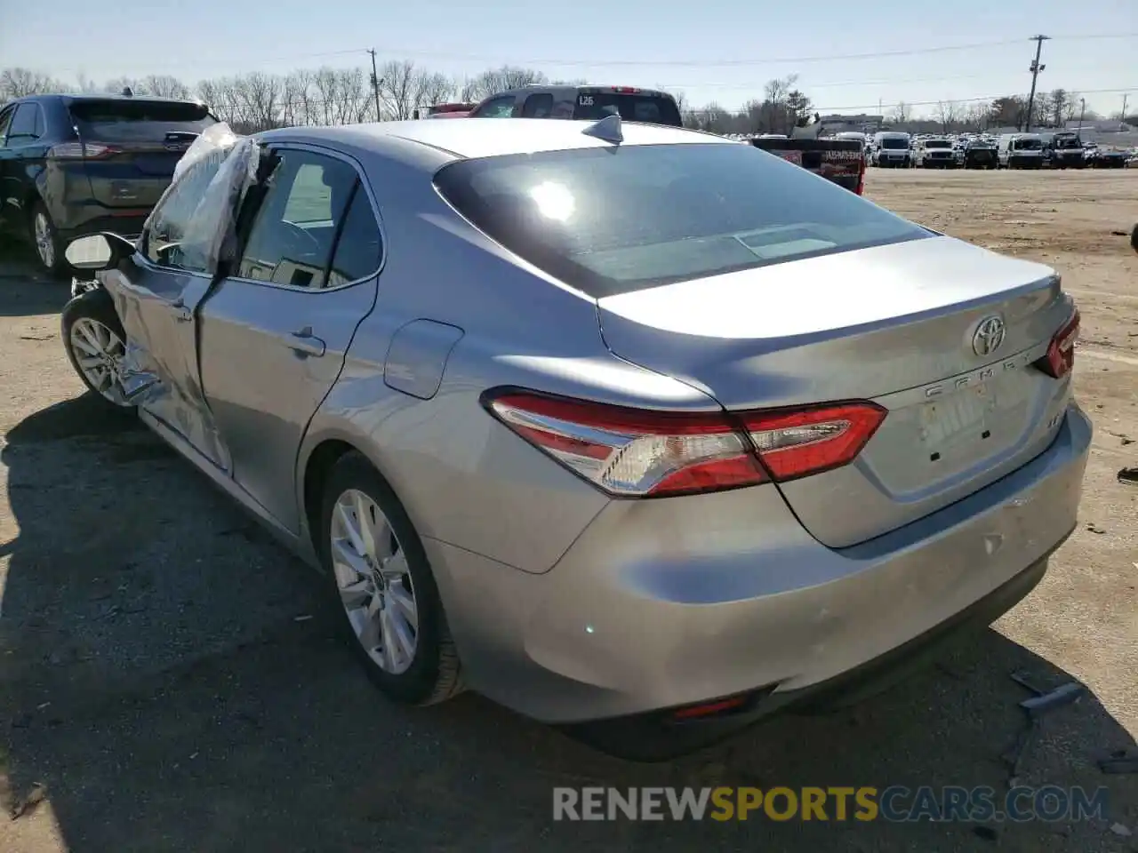 3 Photograph of a damaged car 4T1L11AK6LU992251 TOYOTA CAMRY 2020