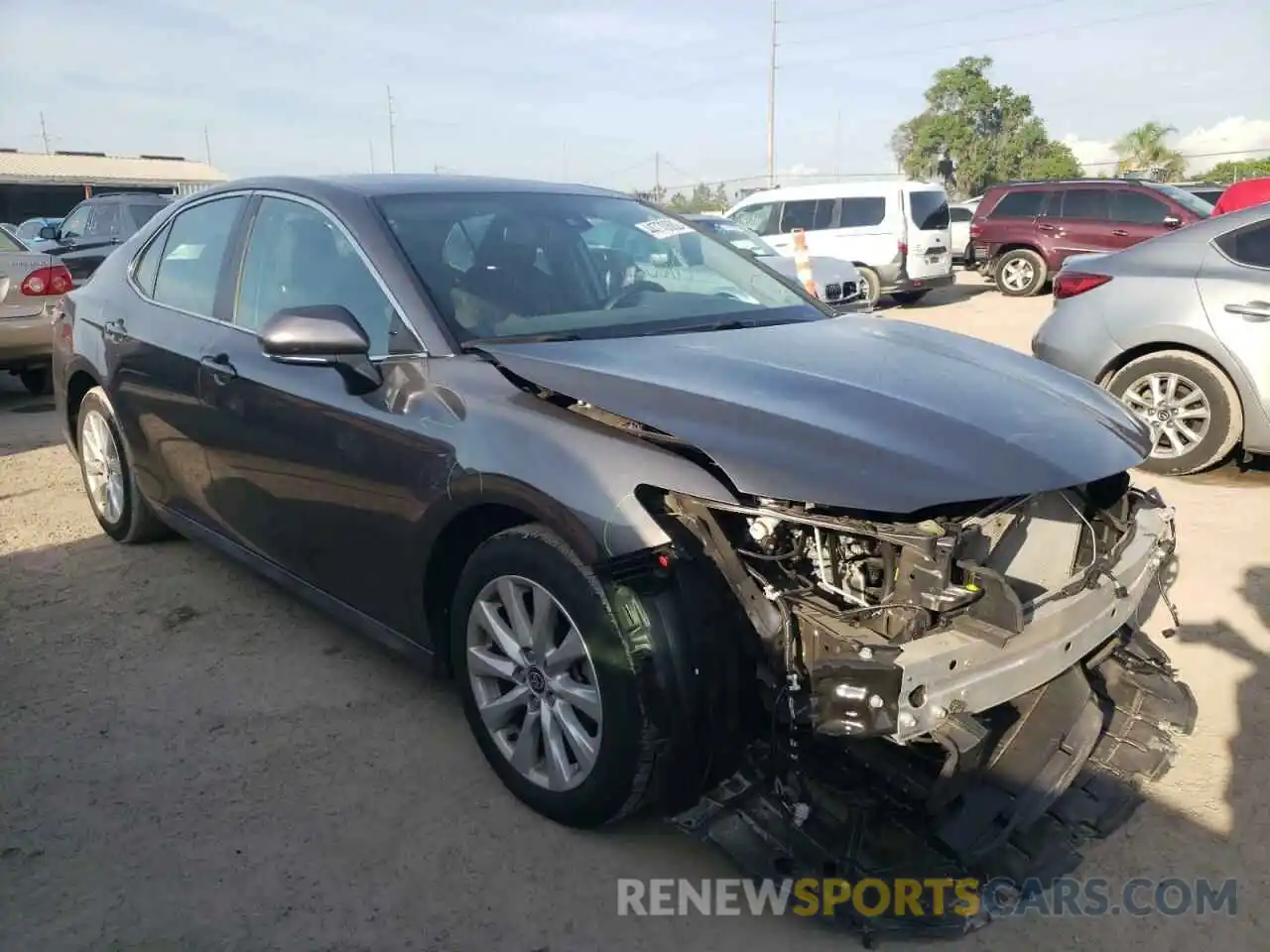 1 Photograph of a damaged car 4T1L11AK6LU998714 TOYOTA CAMRY 2020