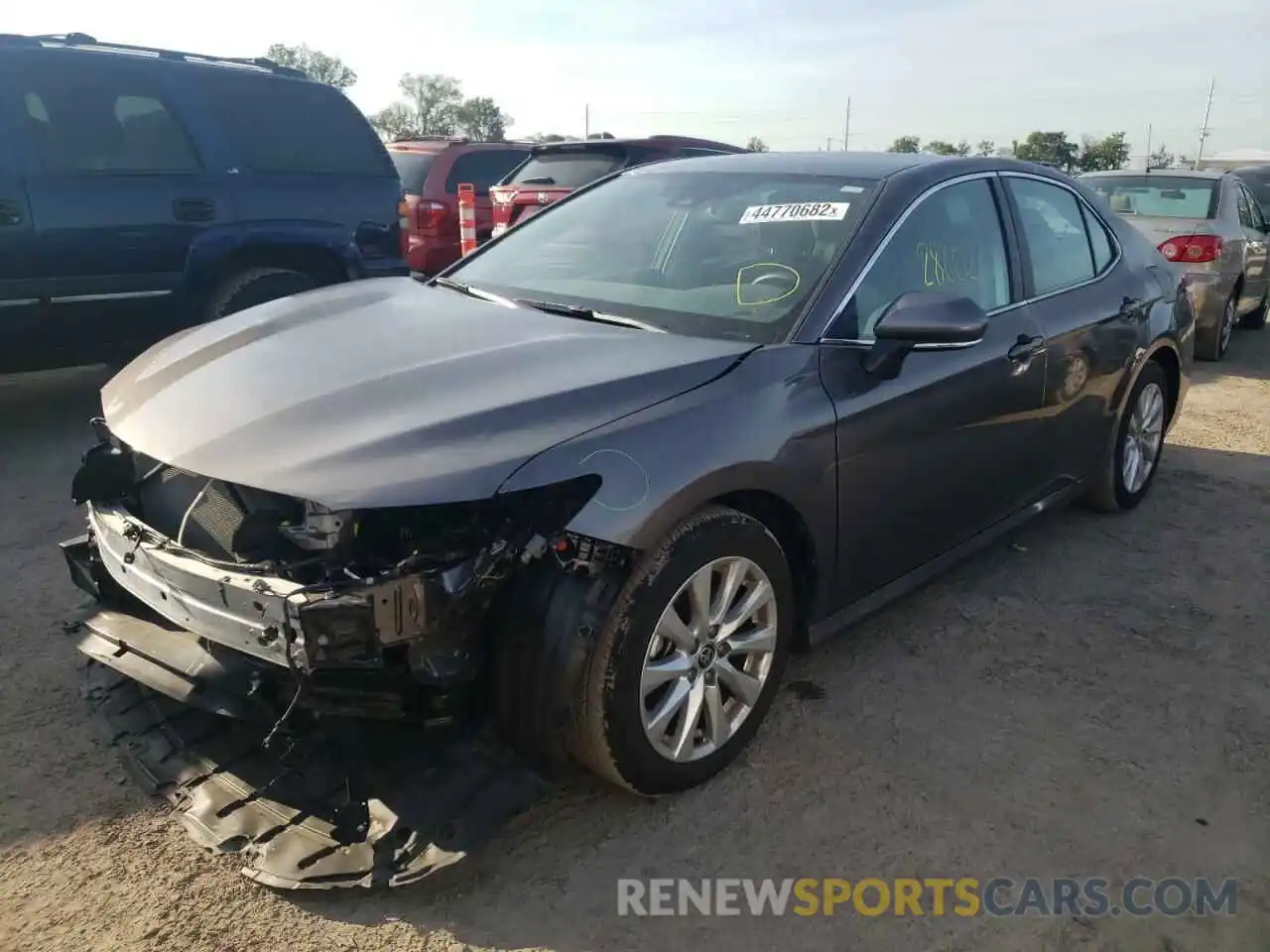 2 Photograph of a damaged car 4T1L11AK6LU998714 TOYOTA CAMRY 2020