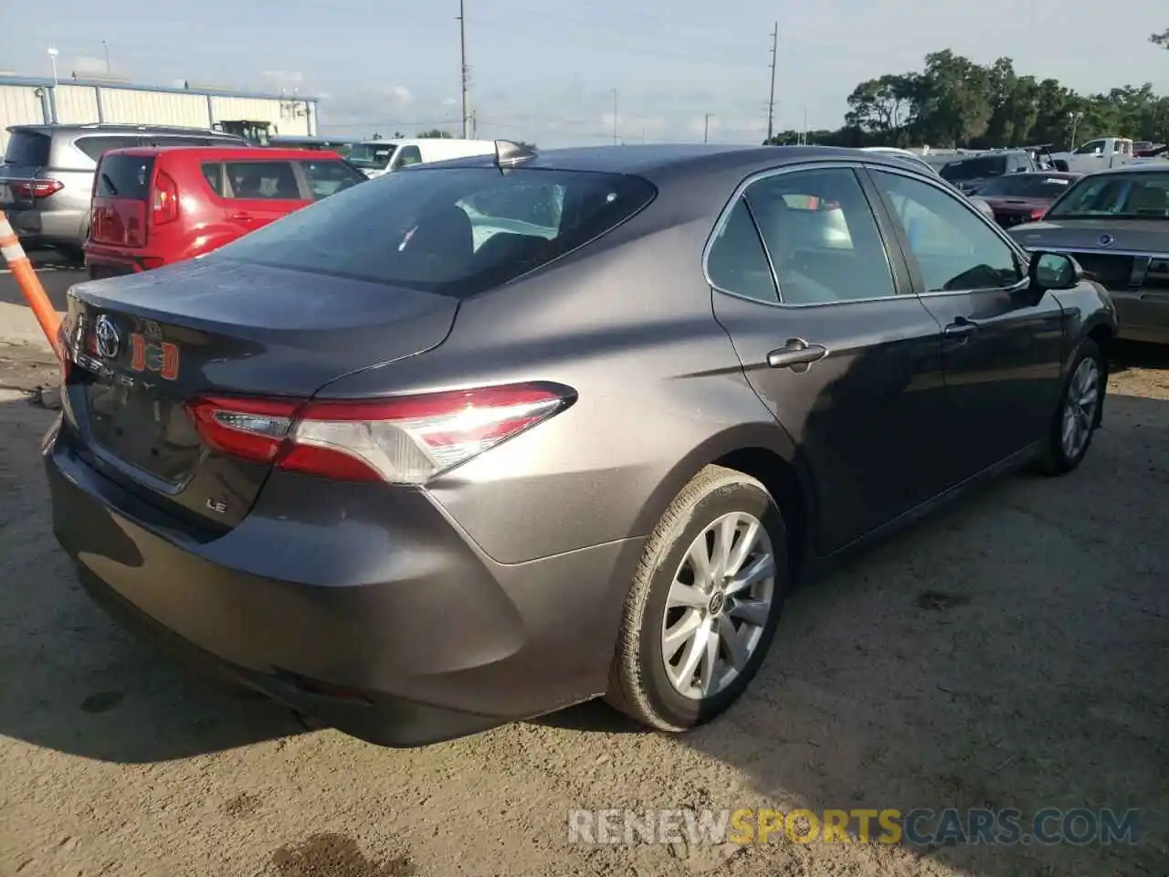 4 Photograph of a damaged car 4T1L11AK6LU998714 TOYOTA CAMRY 2020