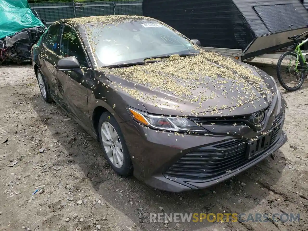 1 Photograph of a damaged car 4T1L11AK7LU325835 TOYOTA CAMRY 2020