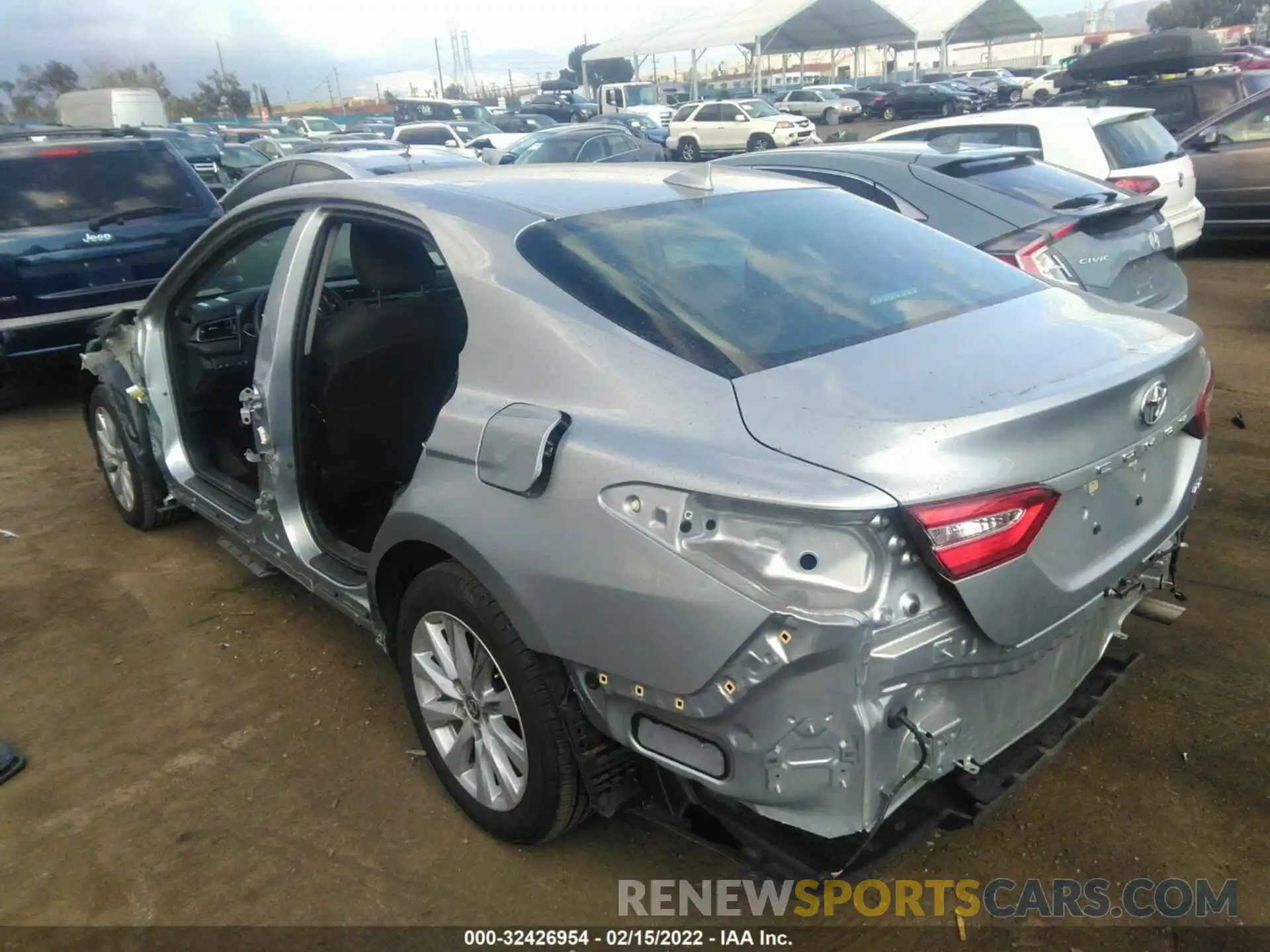 3 Photograph of a damaged car 4T1L11AK7LU386750 TOYOTA CAMRY 2020