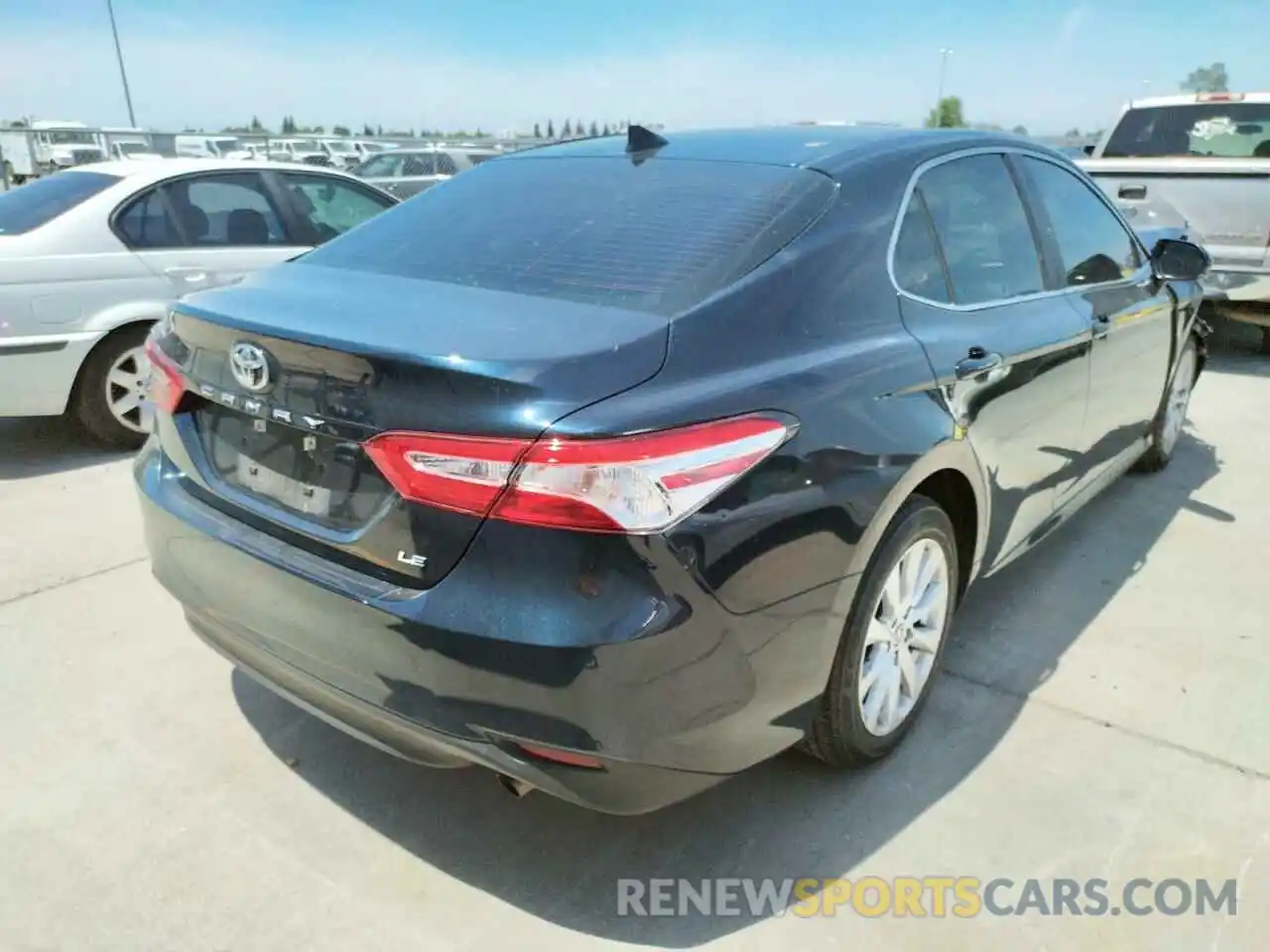 4 Photograph of a damaged car 4T1L11AK7LU396257 TOYOTA CAMRY 2020