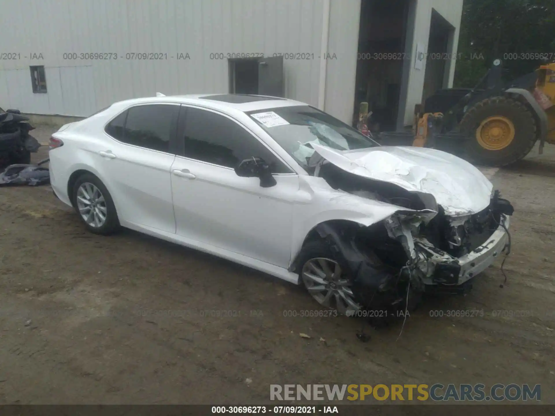 1 Photograph of a damaged car 4T1L11AK7LU865900 TOYOTA CAMRY 2020