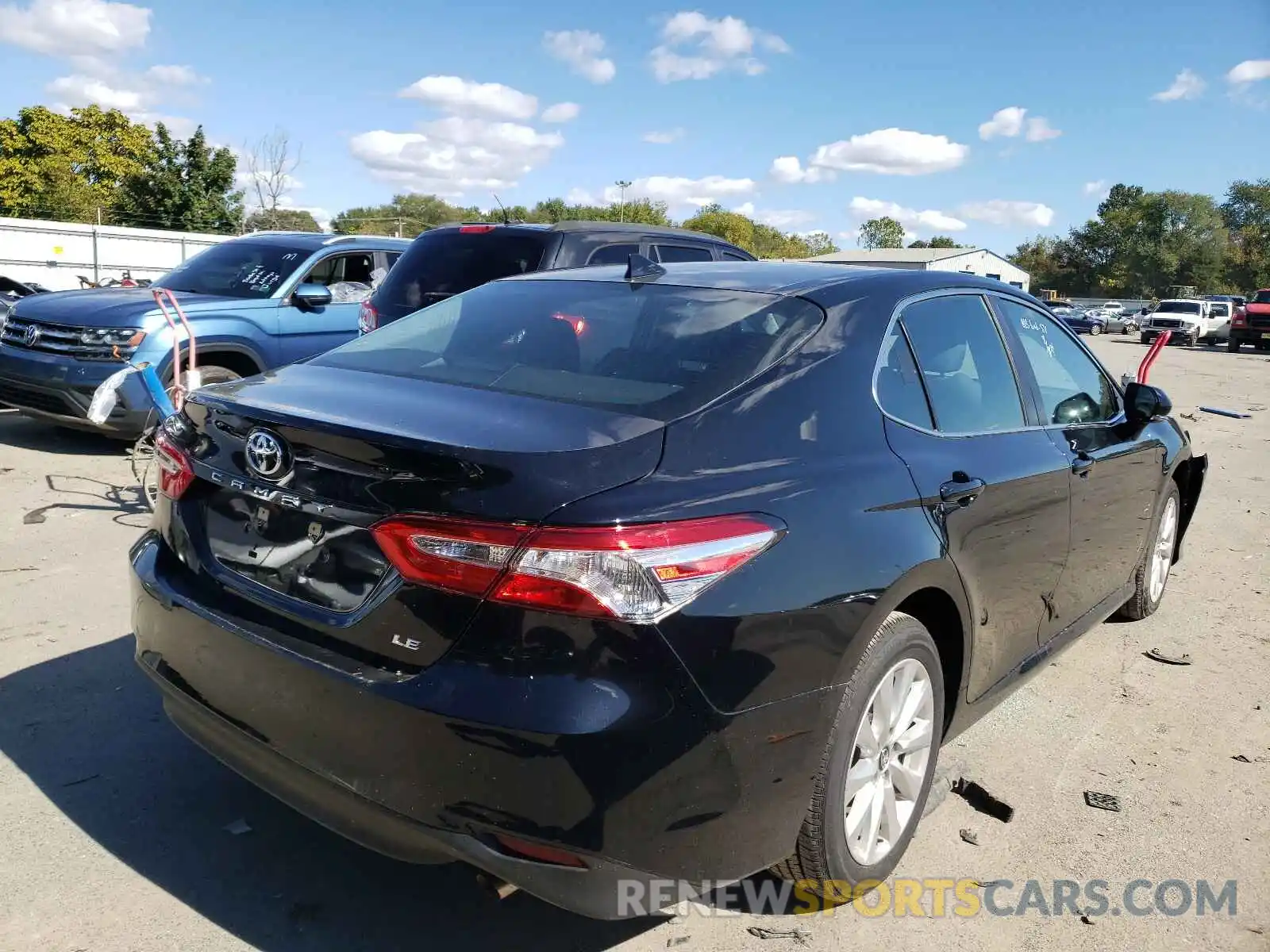 4 Photograph of a damaged car 4T1L11AK7LU883314 TOYOTA CAMRY 2020