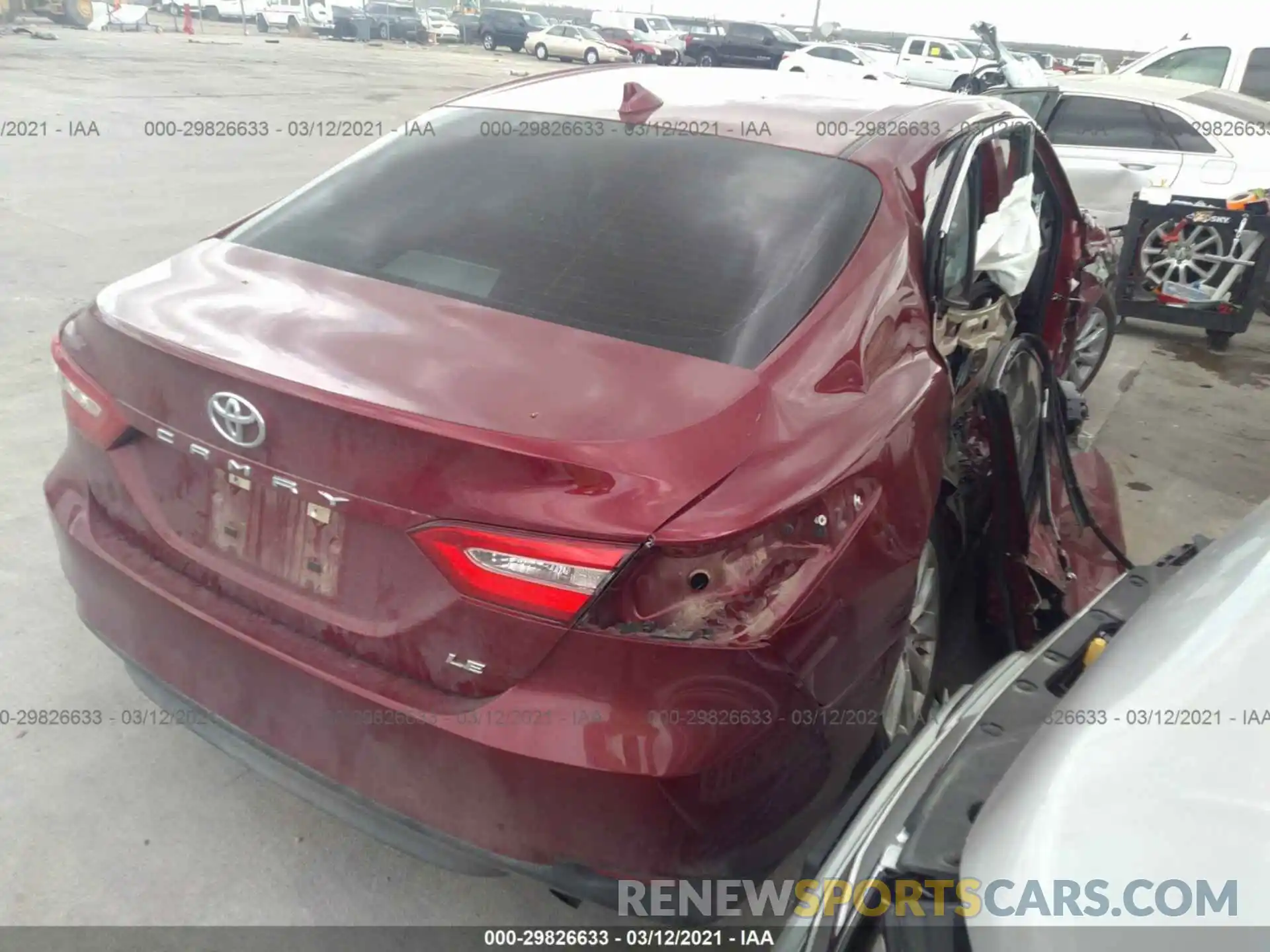 4 Photograph of a damaged car 4T1L11AK7LU938120 TOYOTA CAMRY 2020