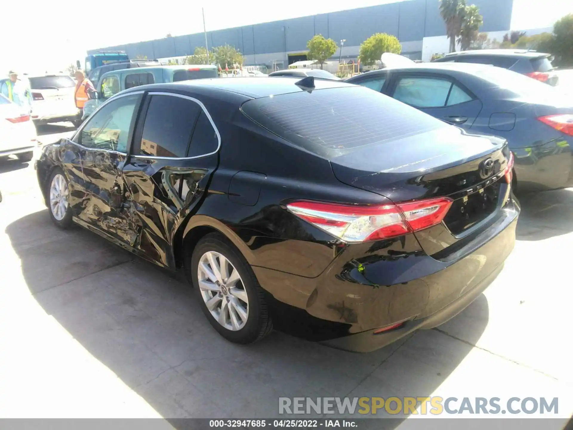 3 Photograph of a damaged car 4T1L11AK7LU947514 TOYOTA CAMRY 2020