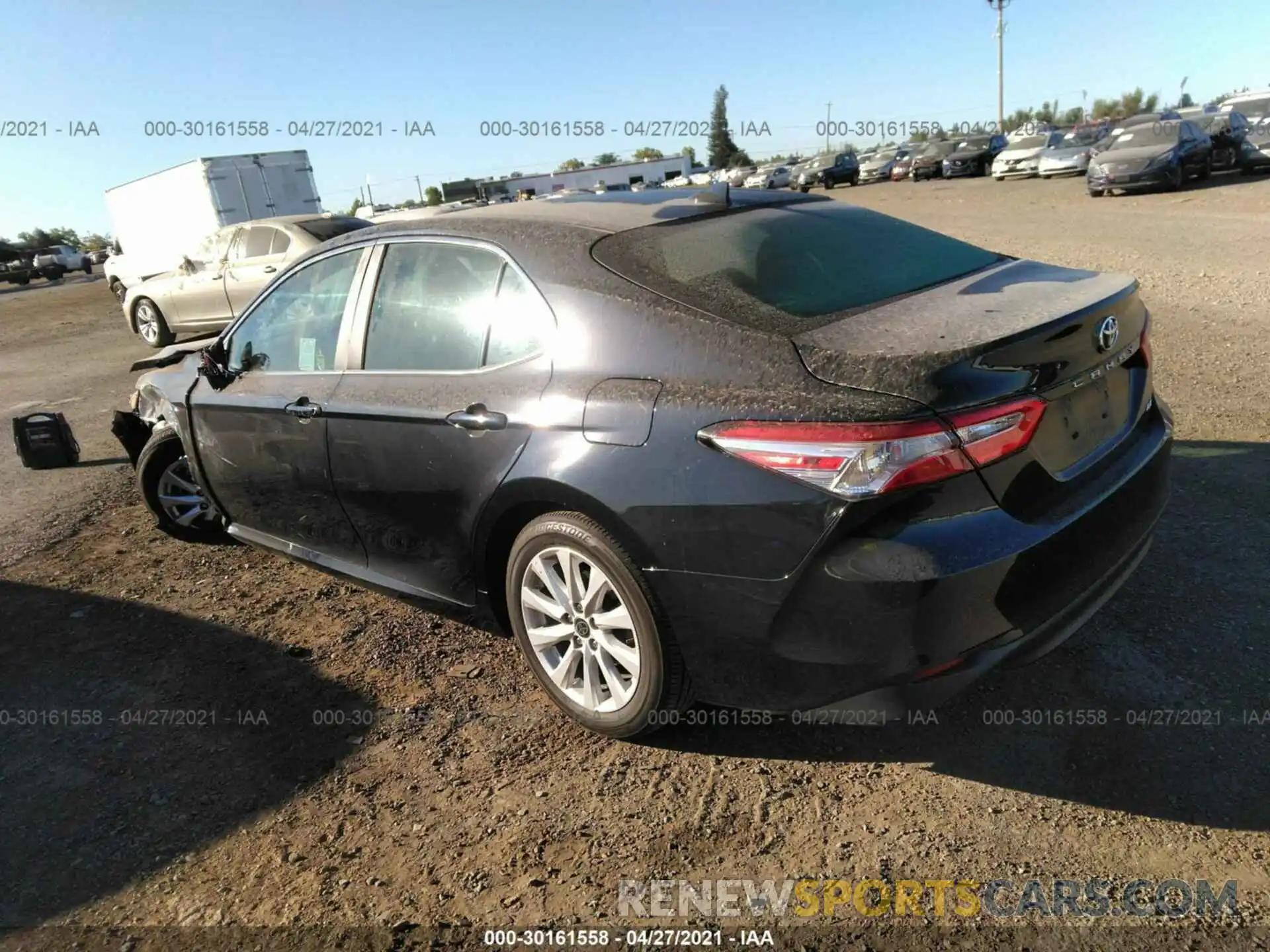 3 Photograph of a damaged car 4T1L11AK7LU950140 TOYOTA CAMRY 2020