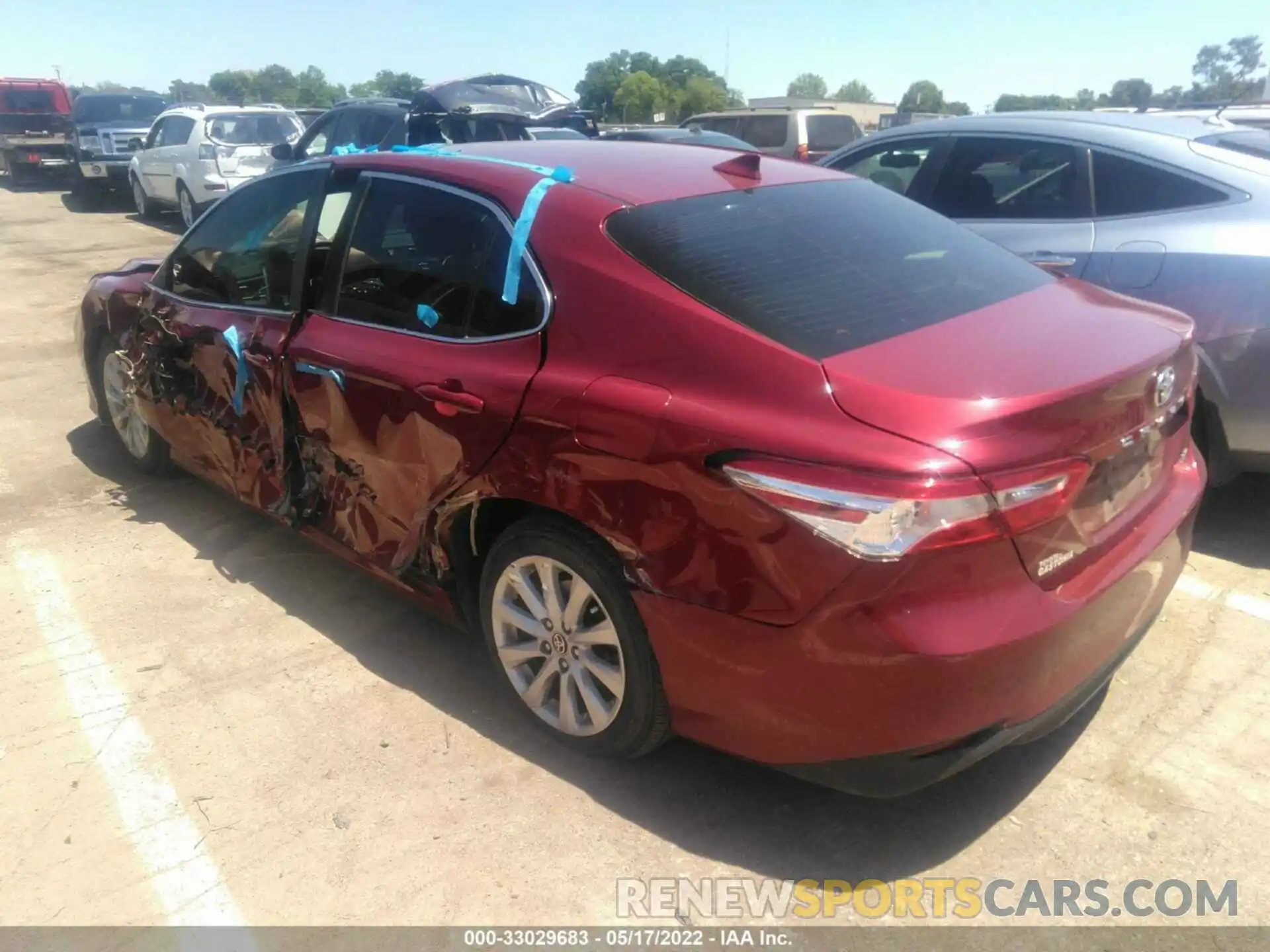 3 Photograph of a damaged car 4T1L11AK7LU995210 TOYOTA CAMRY 2020