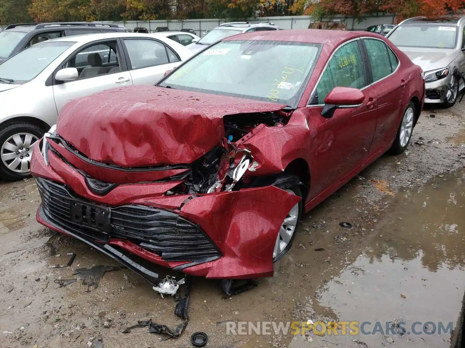 2 Photograph of a damaged car 4T1L11AK8LU332728 TOYOTA CAMRY 2020