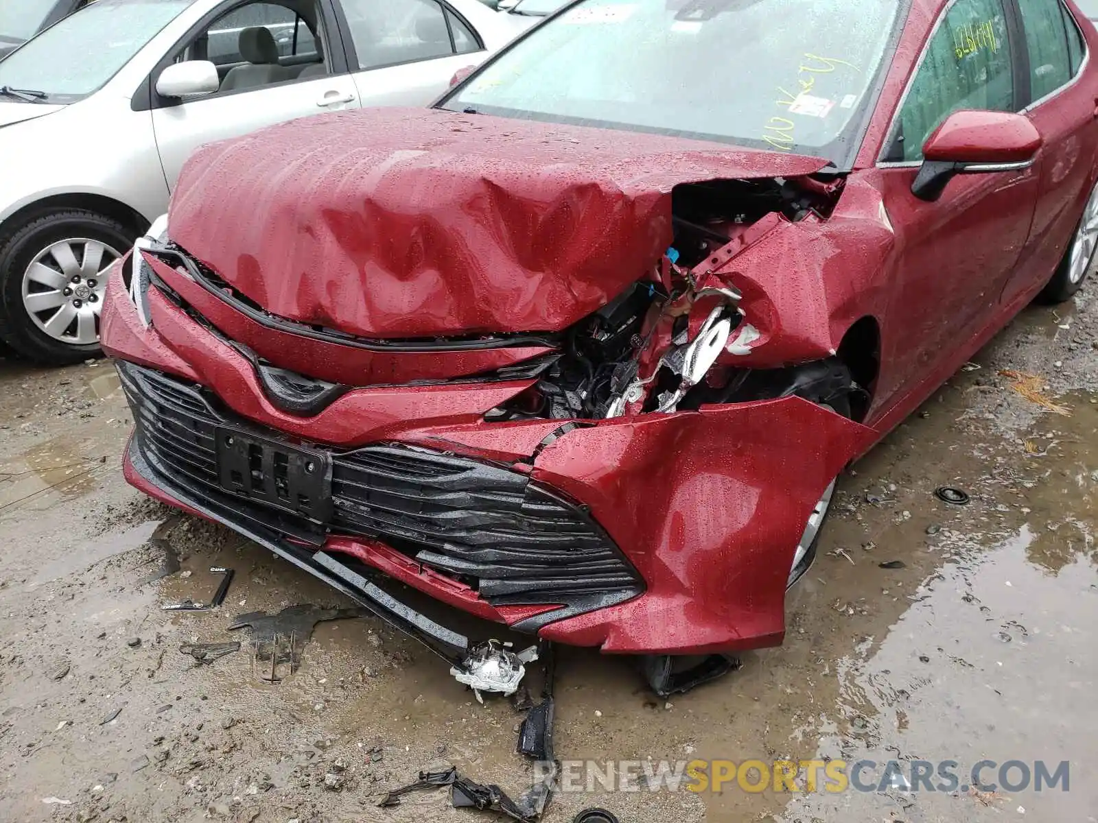 9 Photograph of a damaged car 4T1L11AK8LU332728 TOYOTA CAMRY 2020