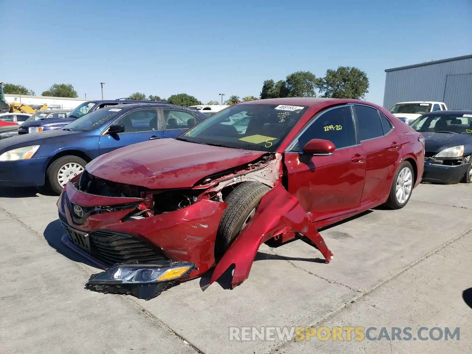 2 Photograph of a damaged car 4T1L11AK8LU371321 TOYOTA CAMRY 2020