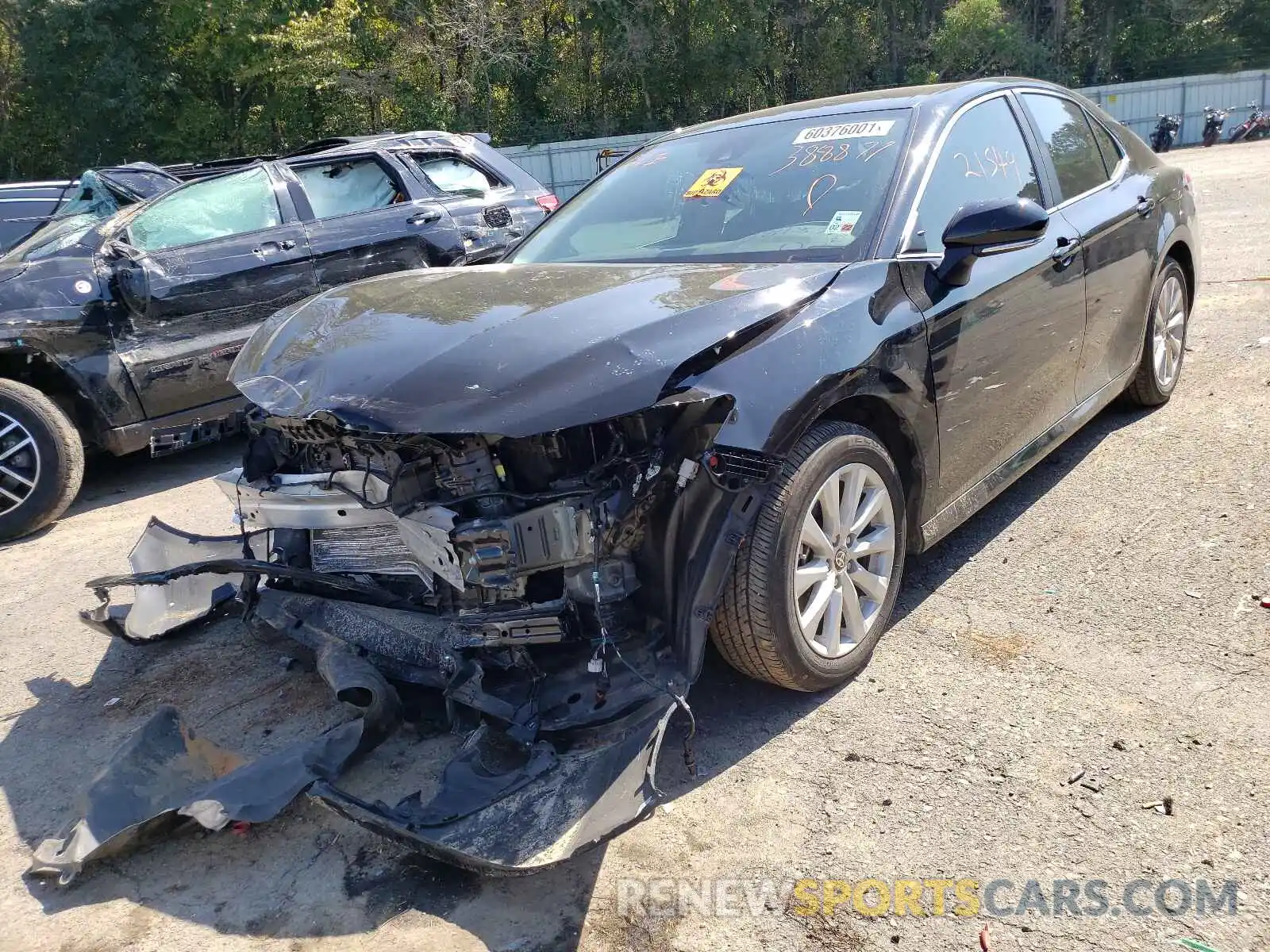 2 Photograph of a damaged car 4T1L11AK8LU388877 TOYOTA CAMRY 2020