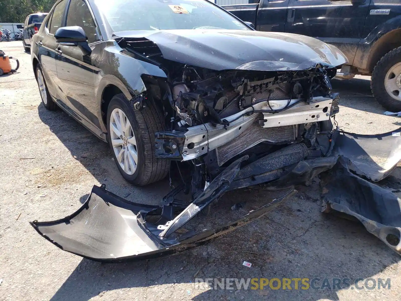 9 Photograph of a damaged car 4T1L11AK8LU388877 TOYOTA CAMRY 2020