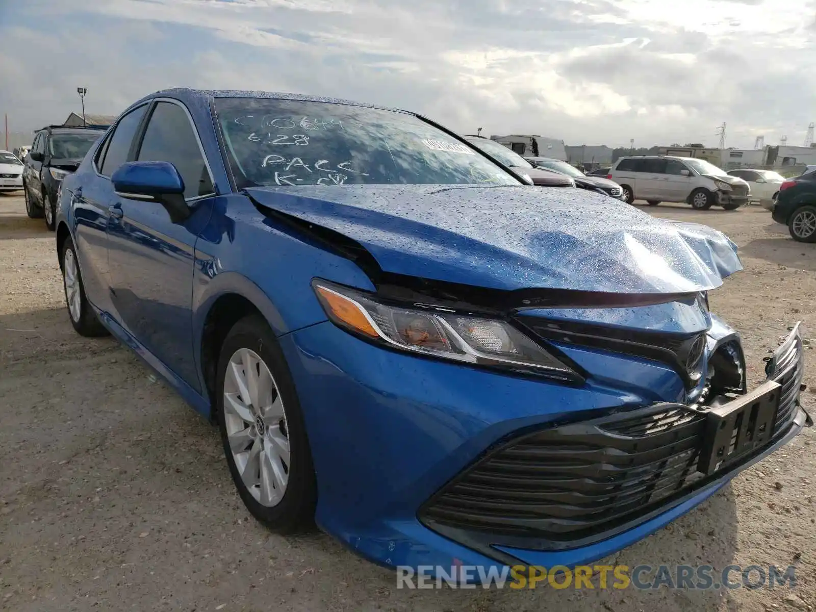 1 Photograph of a damaged car 4T1L11AK8LU391066 TOYOTA CAMRY 2020