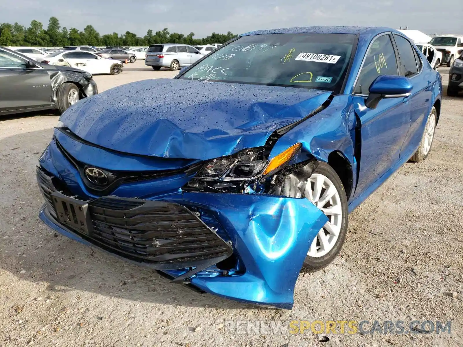 2 Photograph of a damaged car 4T1L11AK8LU391066 TOYOTA CAMRY 2020