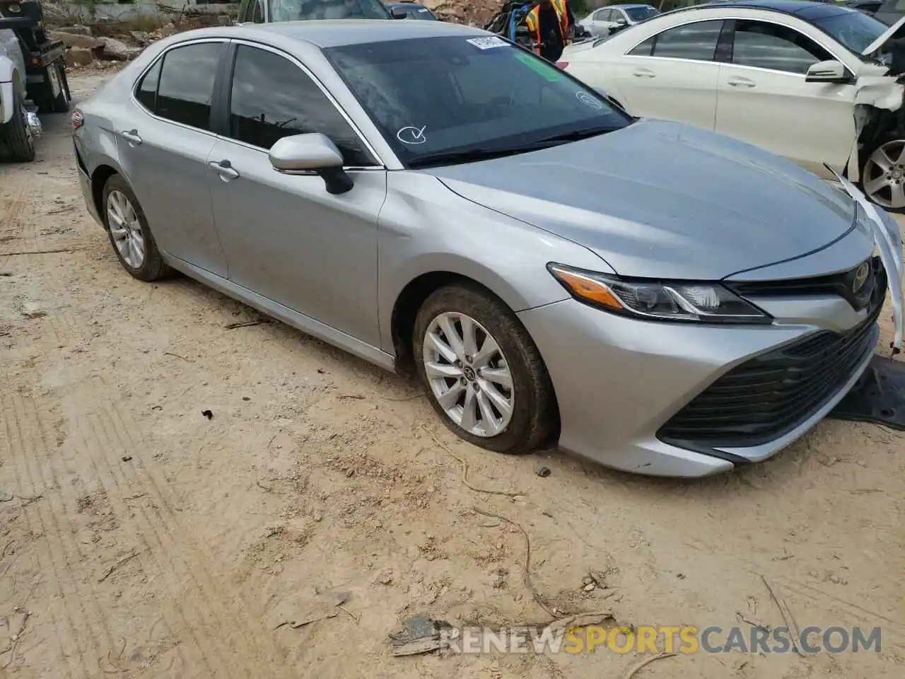 1 Photograph of a damaged car 4T1L11AK8LU502344 TOYOTA CAMRY 2020