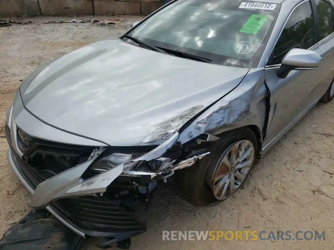 9 Photograph of a damaged car 4T1L11AK8LU502344 TOYOTA CAMRY 2020