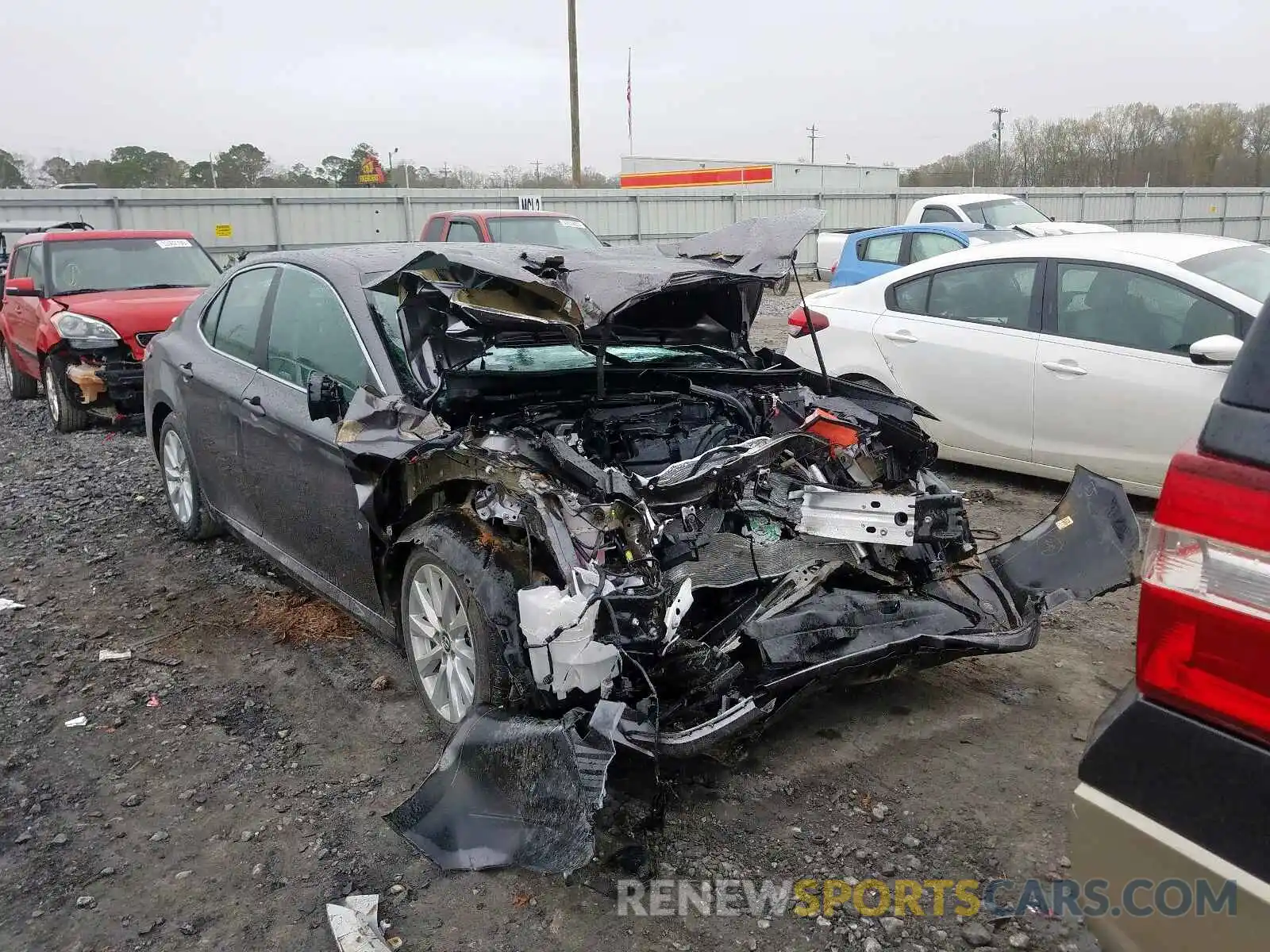 1 Photograph of a damaged car 4T1L11AK8LU864223 TOYOTA CAMRY 2020