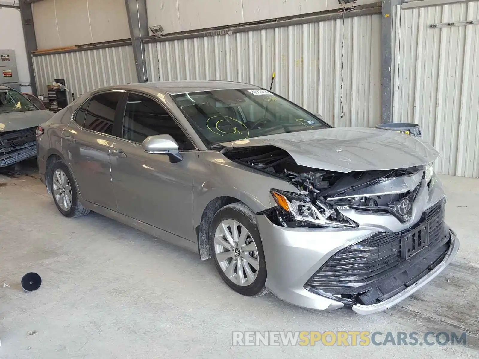 1 Photograph of a damaged car 4T1L11AK8LU876193 TOYOTA CAMRY 2020