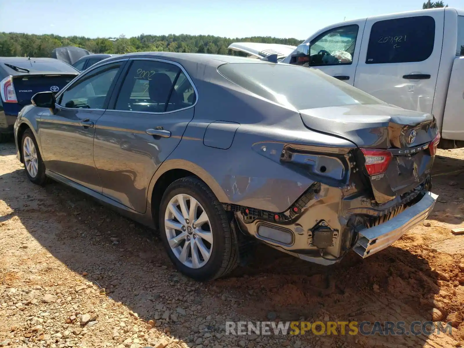 3 Photograph of a damaged car 4T1L11AK8LU898968 TOYOTA CAMRY 2020