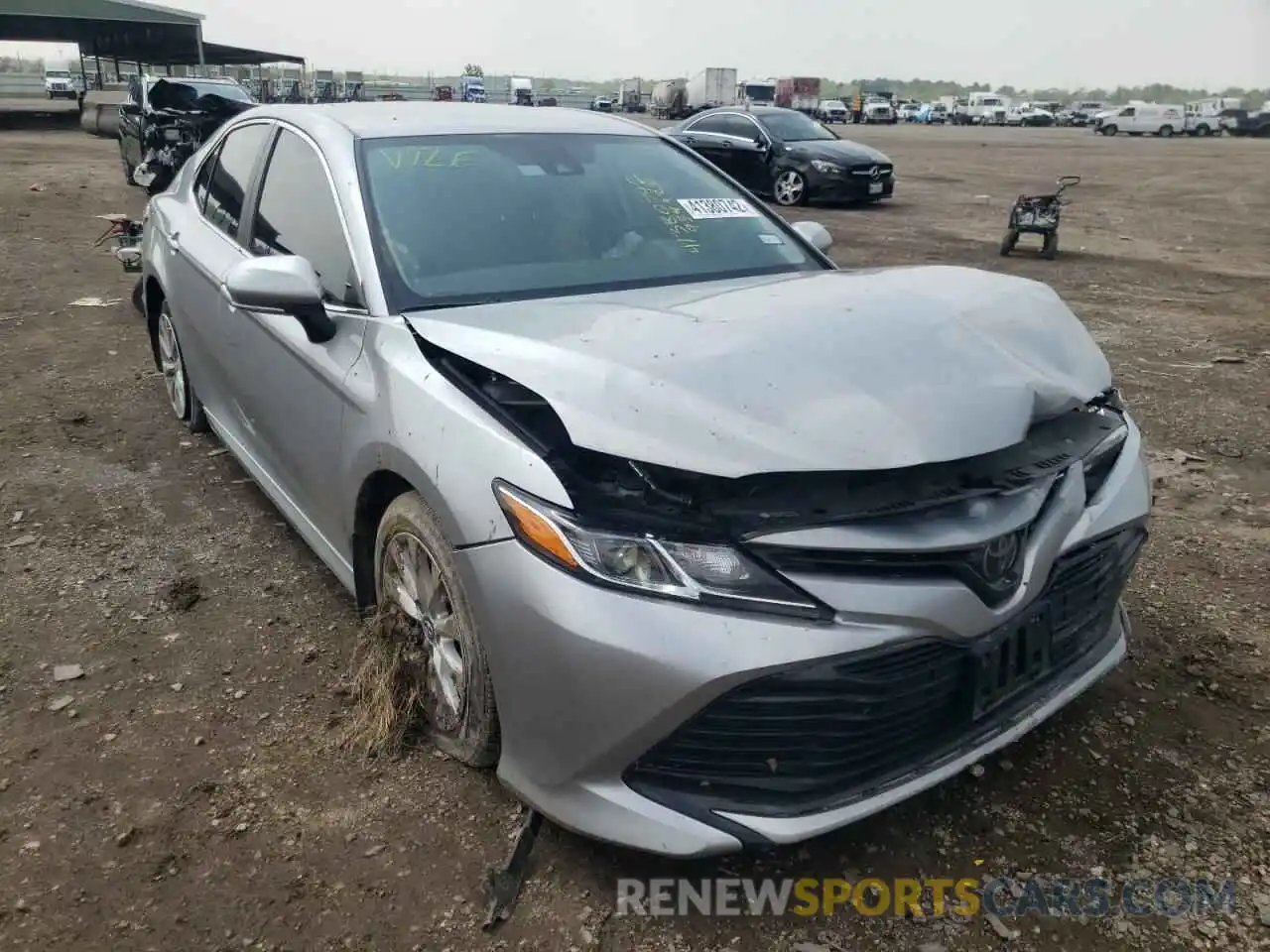 1 Photograph of a damaged car 4T1L11AK8LU934920 TOYOTA CAMRY 2020