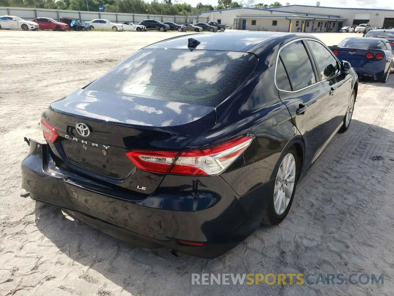 4 Photograph of a damaged car 4T1L11AK9LU323407 TOYOTA CAMRY 2020