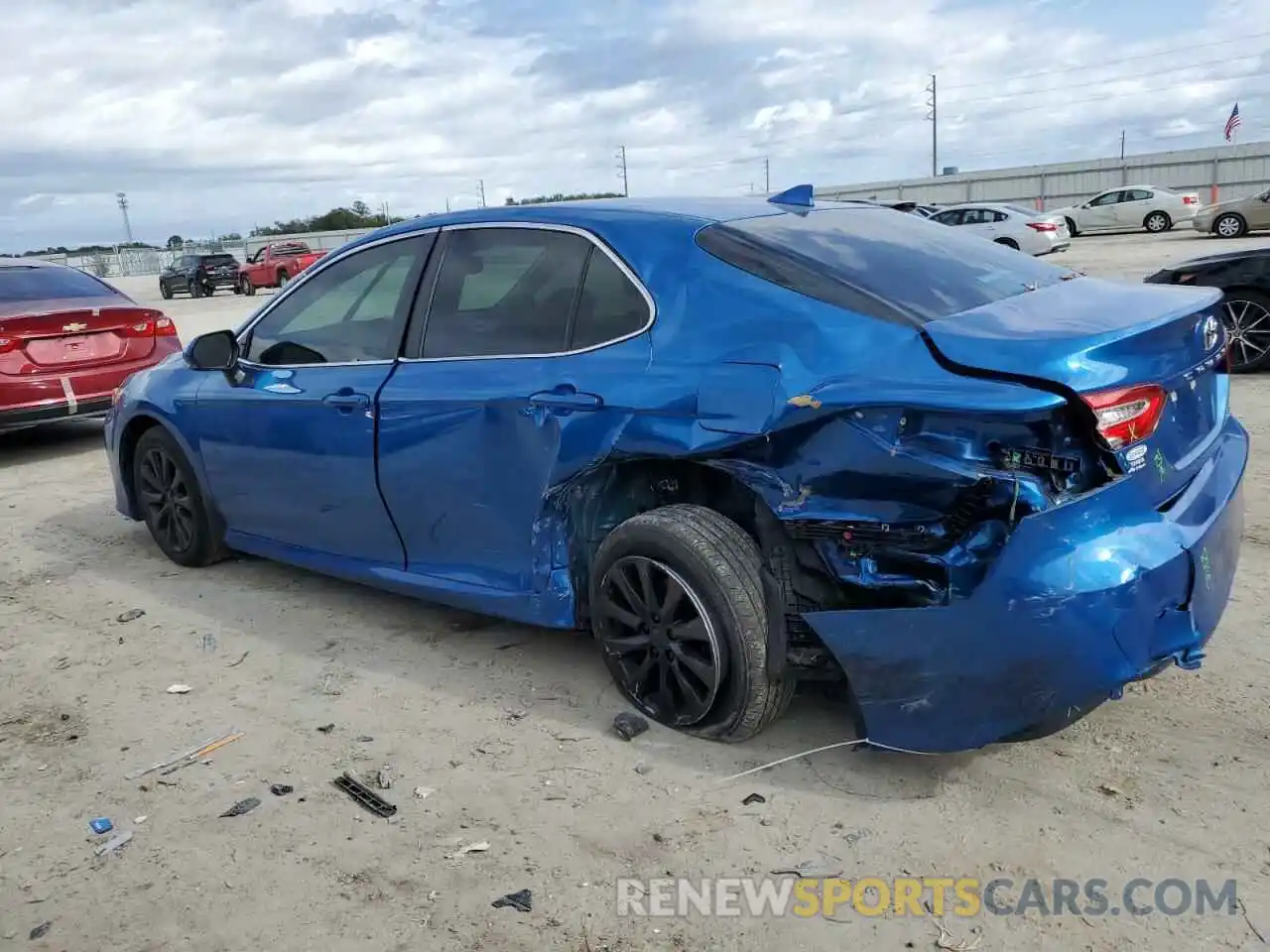 2 Photograph of a damaged car 4T1L11AK9LU379332 TOYOTA CAMRY 2020