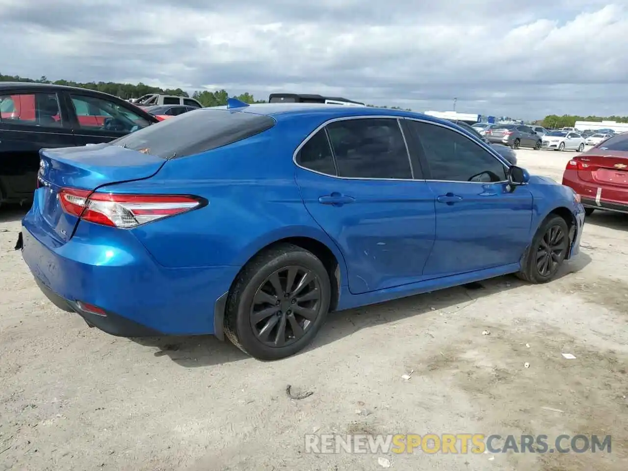 3 Photograph of a damaged car 4T1L11AK9LU379332 TOYOTA CAMRY 2020