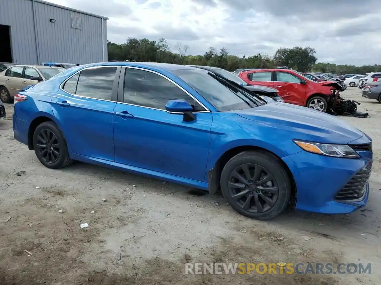 4 Photograph of a damaged car 4T1L11AK9LU379332 TOYOTA CAMRY 2020