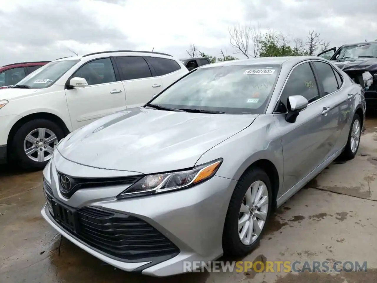 2 Photograph of a damaged car 4T1L11AK9LU503499 TOYOTA CAMRY 2020