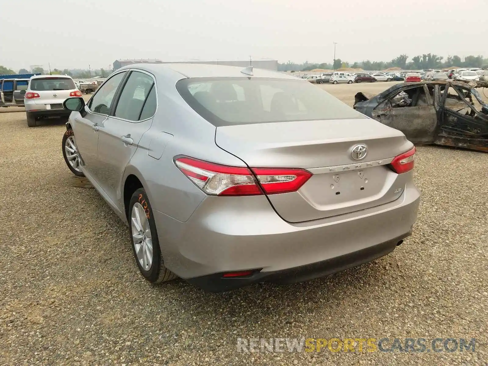 3 Photograph of a damaged car 4T1L11AK9LU884898 TOYOTA CAMRY 2020