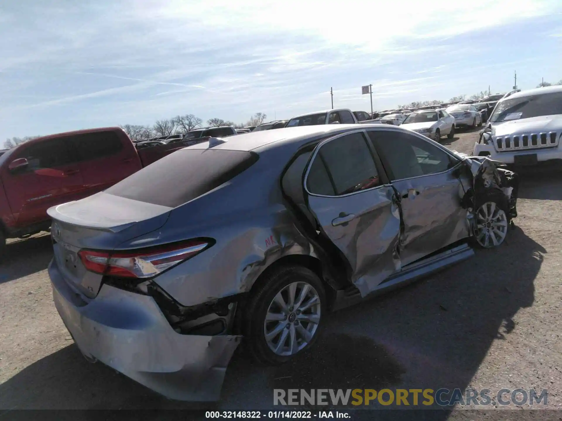 4 Photograph of a damaged car 4T1L11AK9LU929466 TOYOTA CAMRY 2020