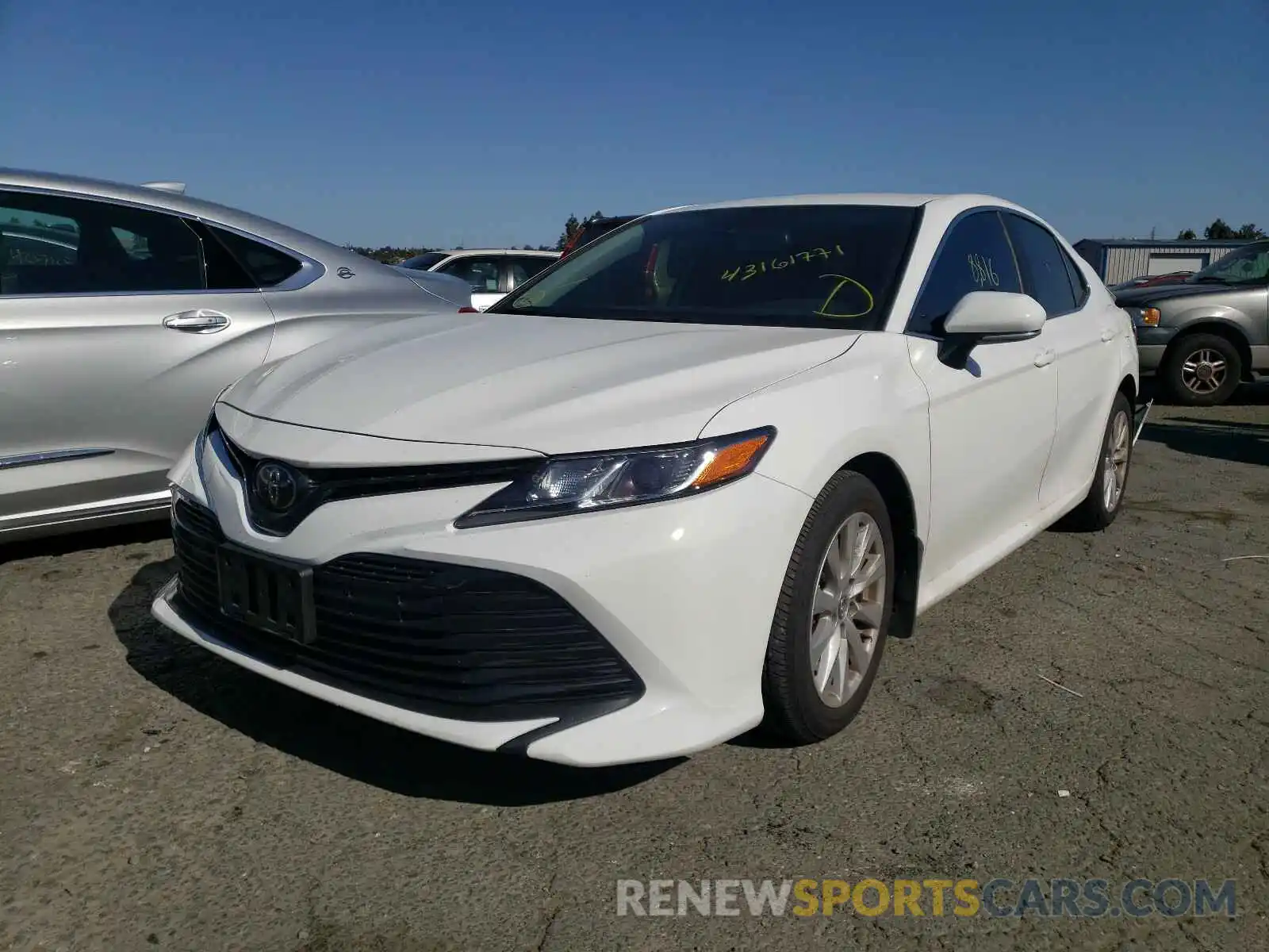 2 Photograph of a damaged car 4T1L11AK9LU935588 TOYOTA CAMRY 2020