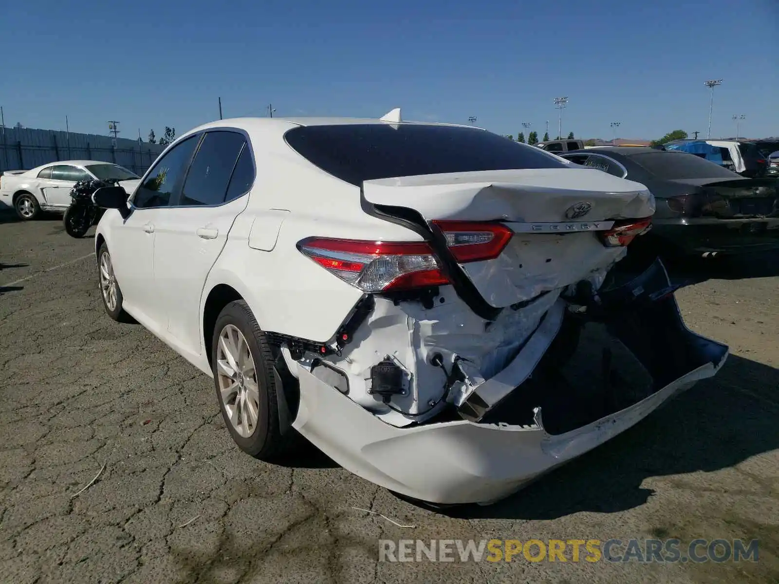 3 Photograph of a damaged car 4T1L11AK9LU935588 TOYOTA CAMRY 2020