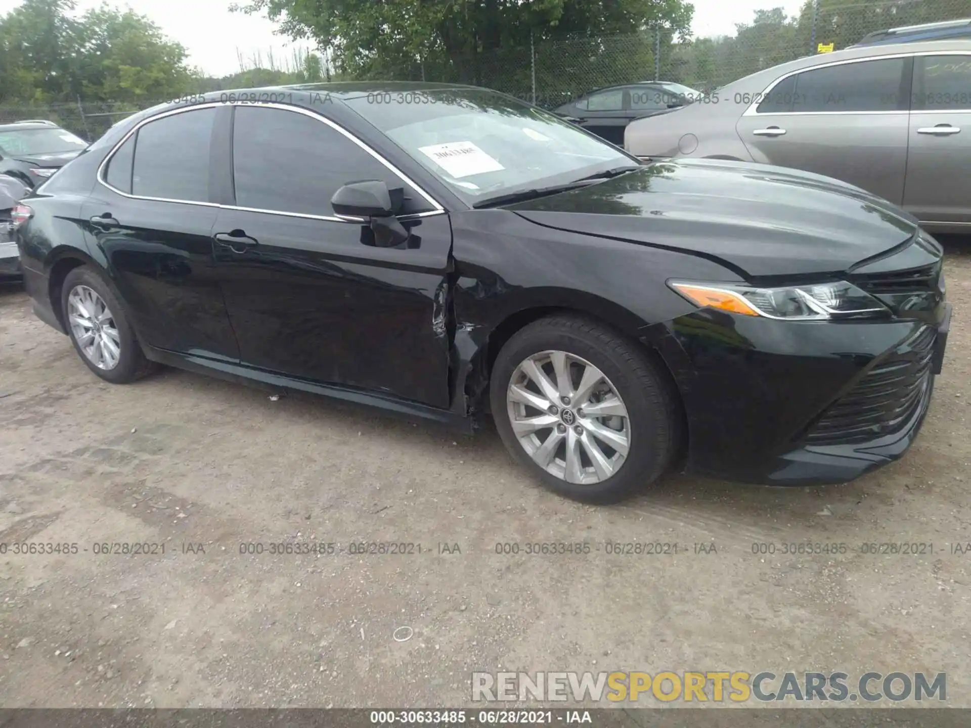 1 Photograph of a damaged car 4T1L11AK9LU970518 TOYOTA CAMRY 2020