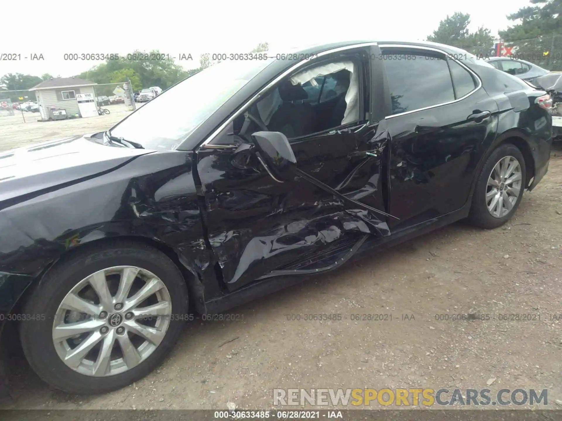 6 Photograph of a damaged car 4T1L11AK9LU970518 TOYOTA CAMRY 2020