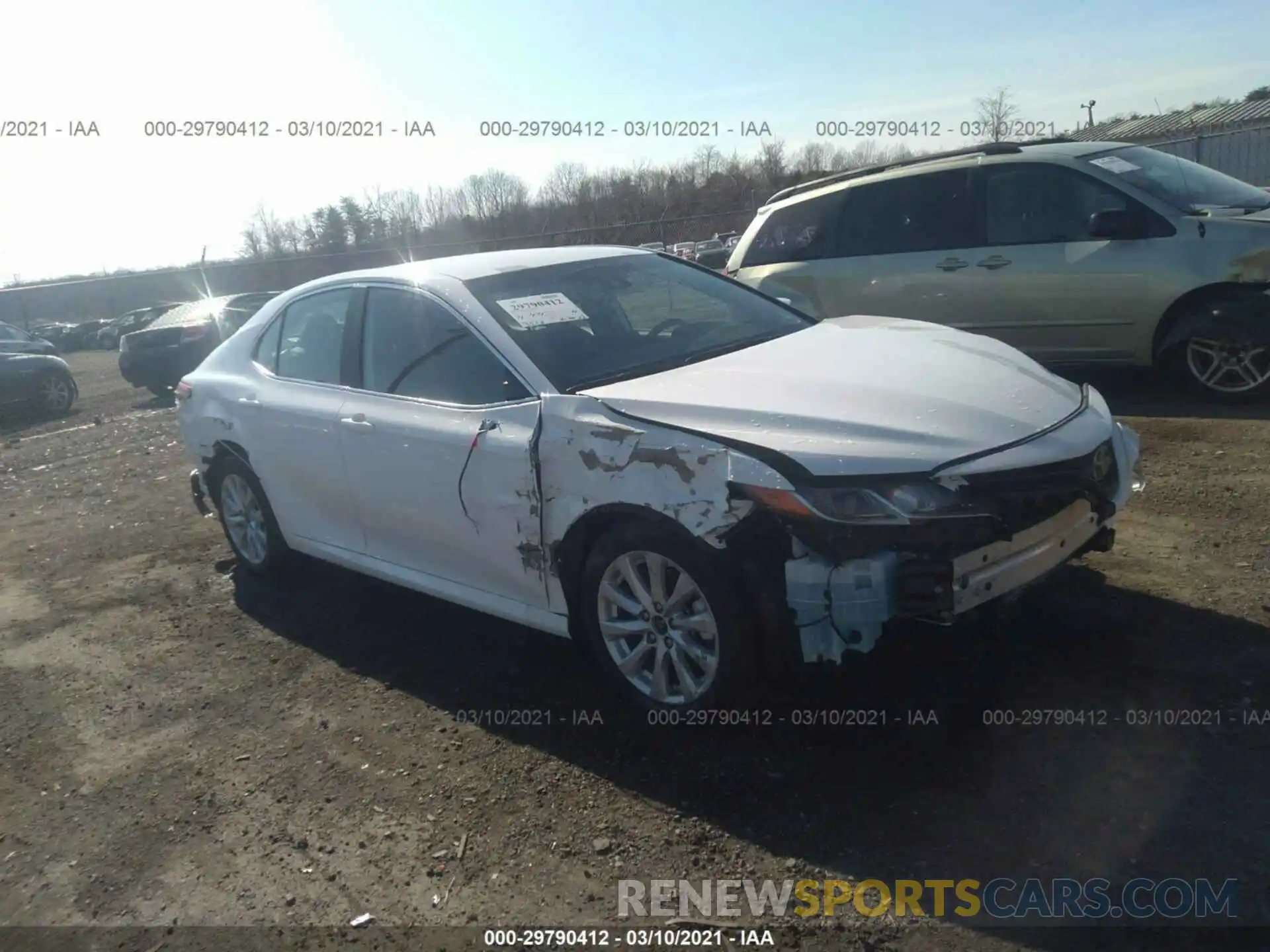 1 Photograph of a damaged car 4T1L11AK9LU992132 TOYOTA CAMRY 2020