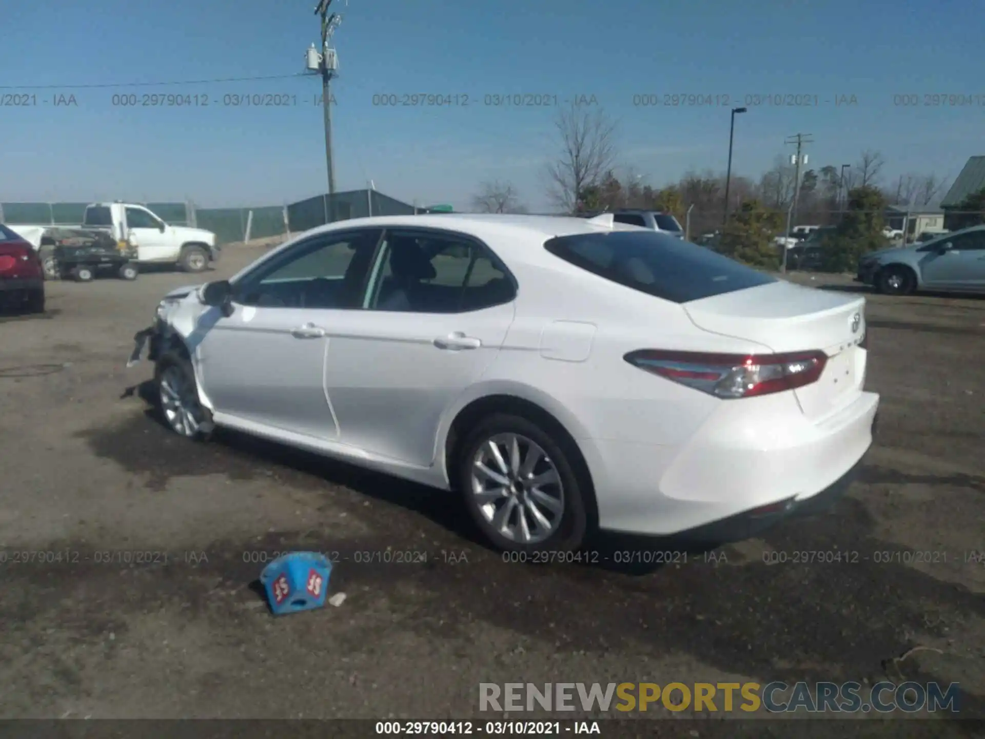 3 Photograph of a damaged car 4T1L11AK9LU992132 TOYOTA CAMRY 2020