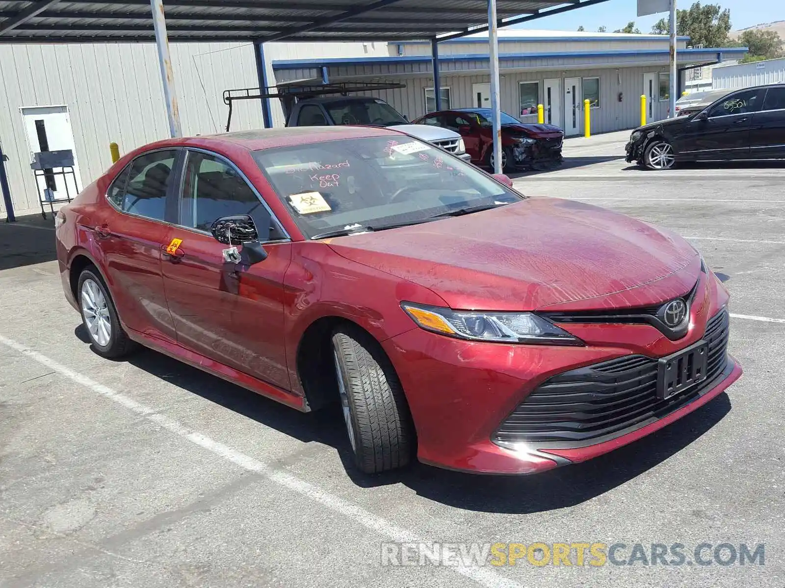 1 Photograph of a damaged car 4T1L11AKXLU307667 TOYOTA CAMRY 2020