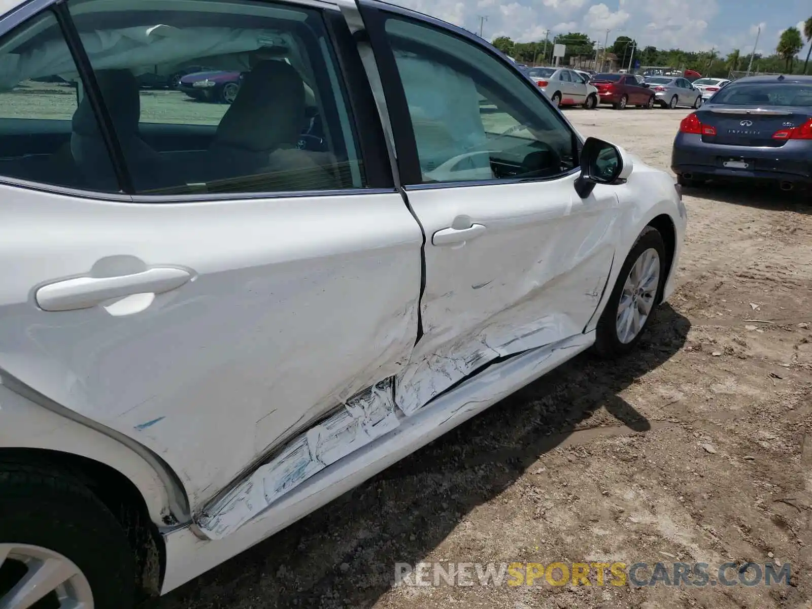 9 Photograph of a damaged car 4T1L11AKXLU866569 TOYOTA CAMRY 2020