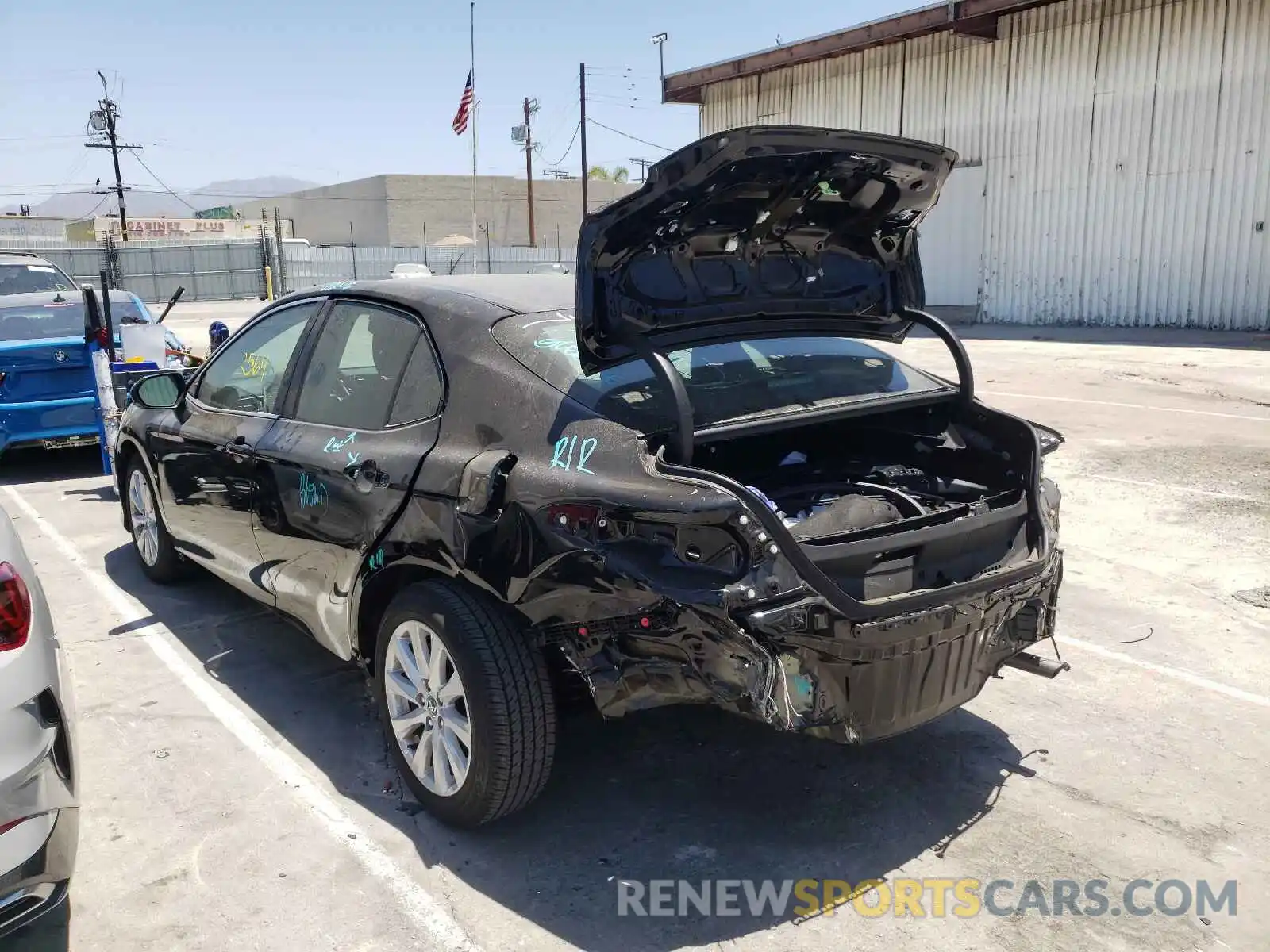 3 Photograph of a damaged car 4T1L11AKXLU940556 TOYOTA CAMRY 2020