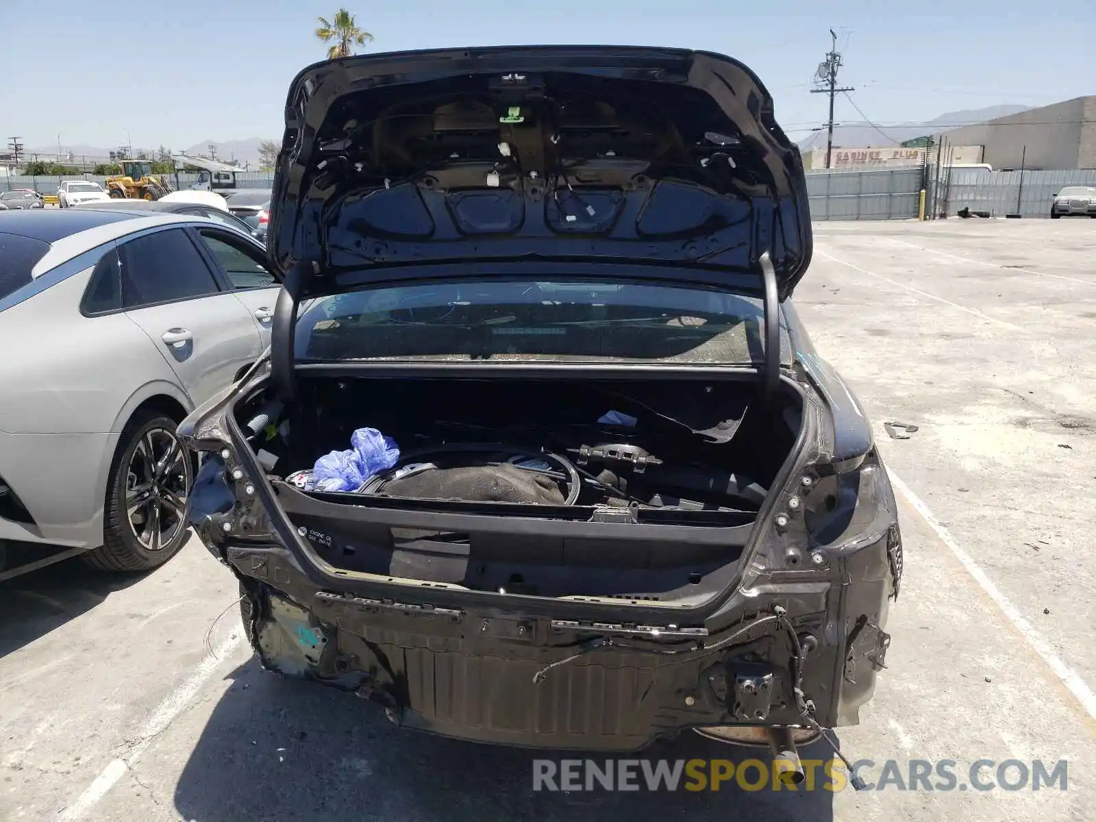 9 Photograph of a damaged car 4T1L11AKXLU940556 TOYOTA CAMRY 2020