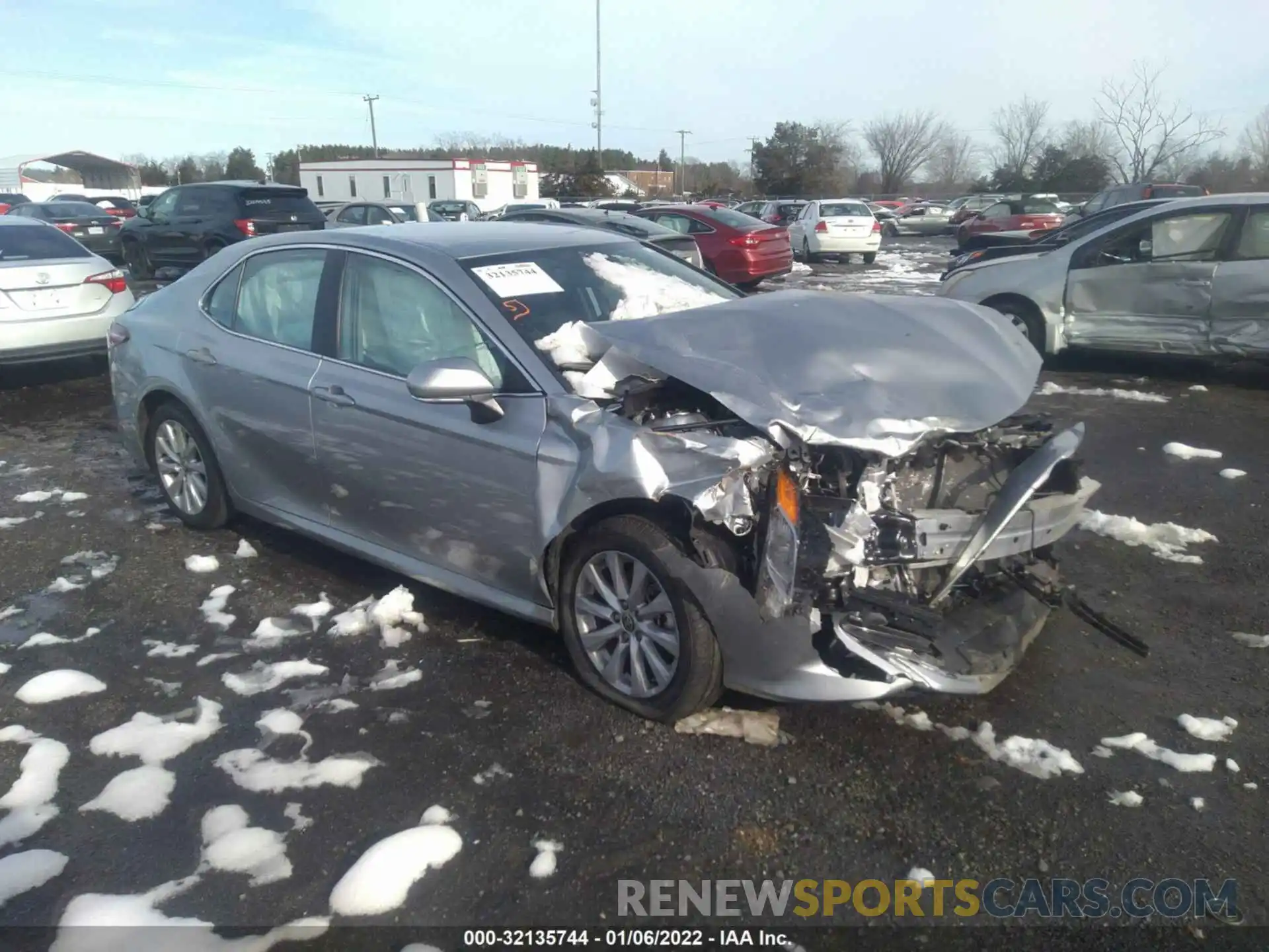 1 Photograph of a damaged car 4T1L11AKXLU983567 TOYOTA CAMRY 2020