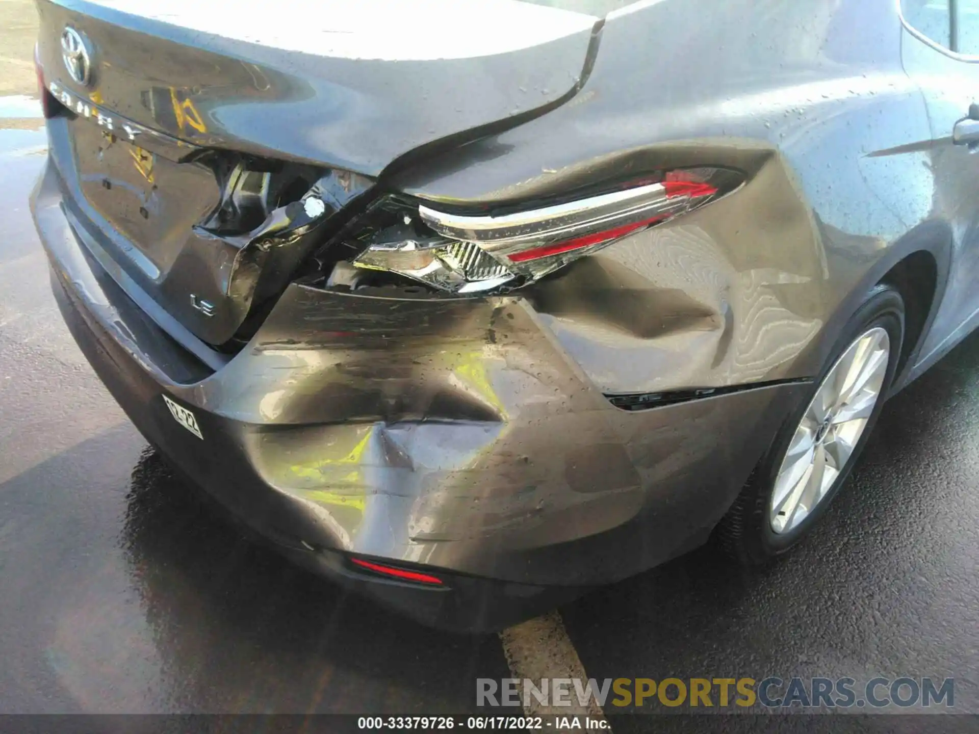 6 Photograph of a damaged car 4T1L11AKXLU987683 TOYOTA CAMRY 2020