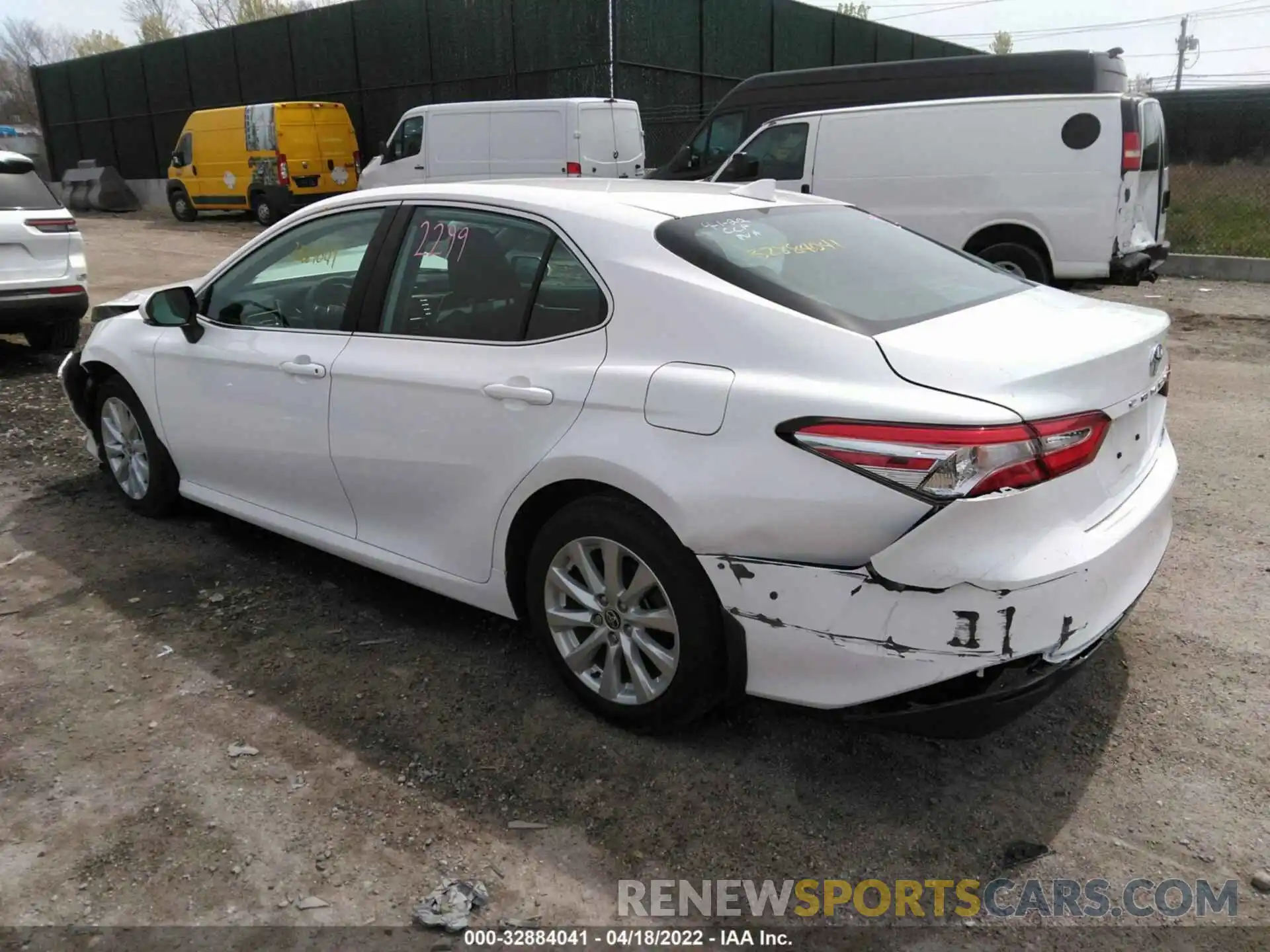 3 Photograph of a damaged car 4T1L11BK1LU006591 TOYOTA CAMRY 2020