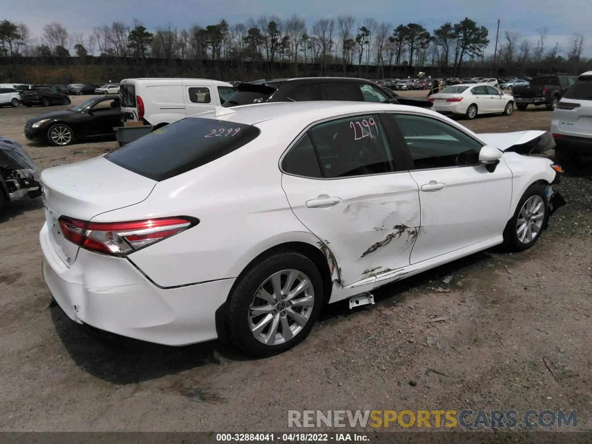 4 Photograph of a damaged car 4T1L11BK1LU006591 TOYOTA CAMRY 2020