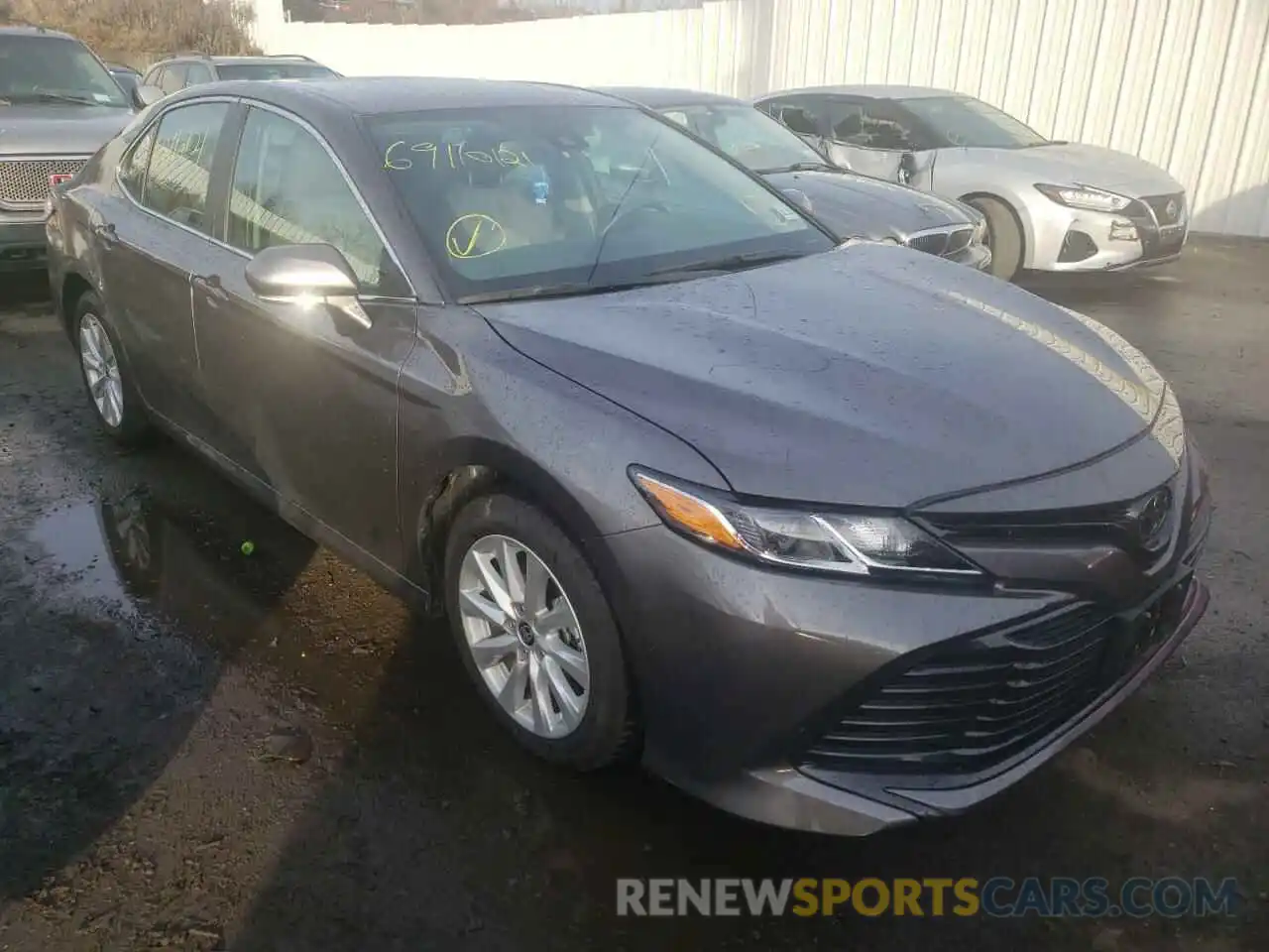 1 Photograph of a damaged car 4T1L11BK1LU018210 TOYOTA CAMRY 2020