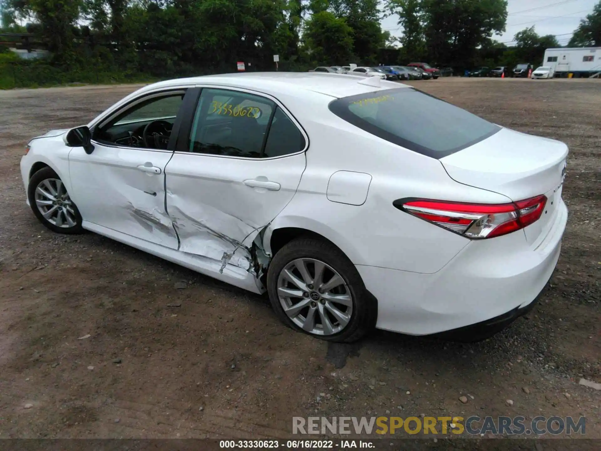 3 Photograph of a damaged car 4T1L11BK5LU011373 TOYOTA CAMRY 2020